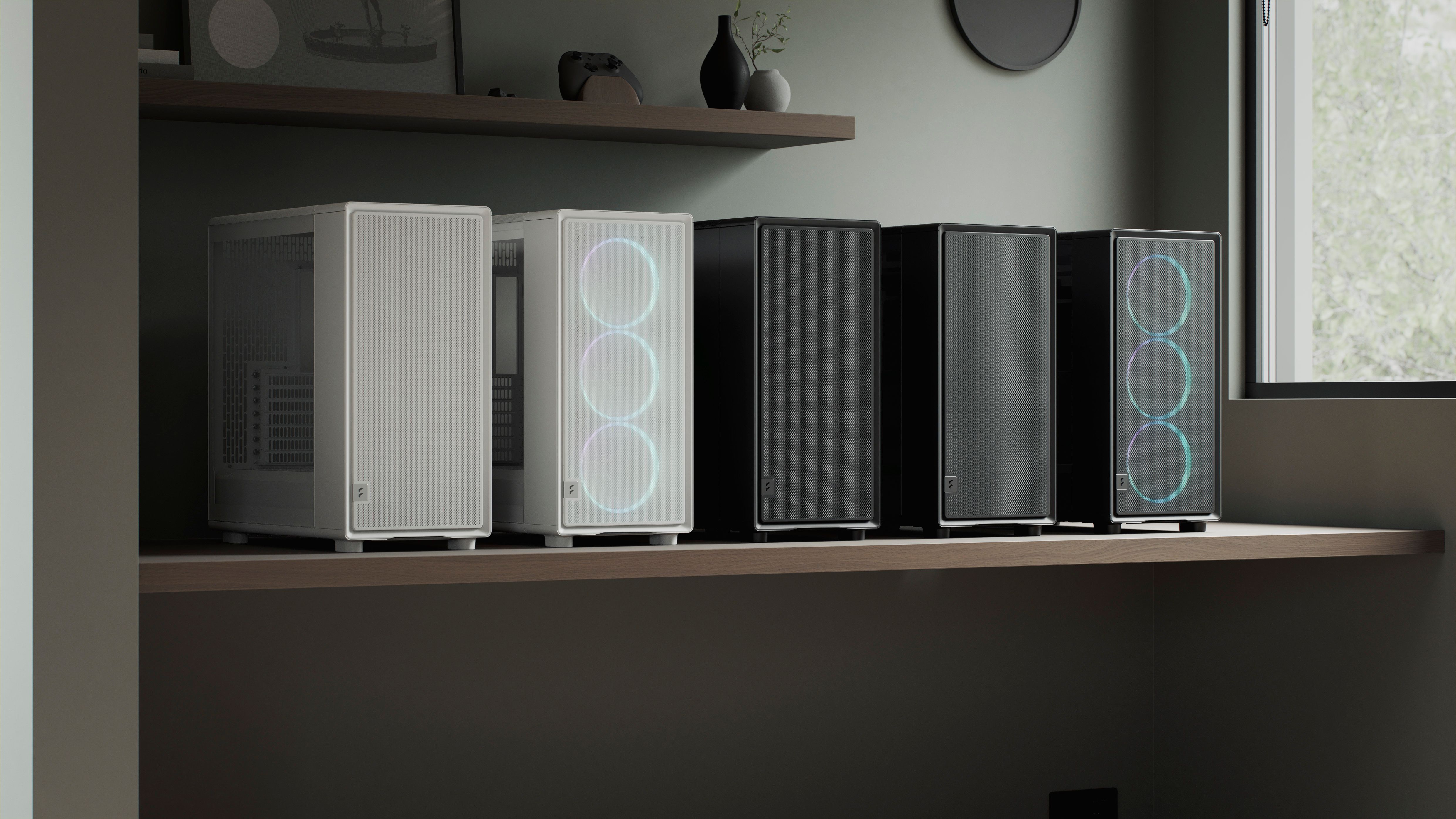 Epoch XL White TG Clear Tint | Fractal Design